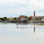 Apartment In Lido Di Jesolo 54503
